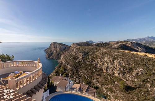 Cumbre del Sol Villa | Villa Sunset Rock by Abahana Villas