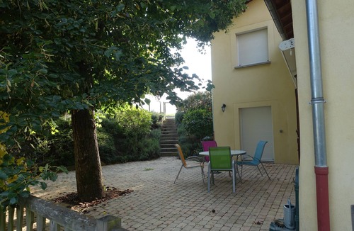 Maubec House | Villa surrounded by nature near Lyon