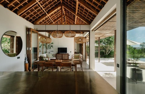 Gerupuk Villa | Villa Svalen