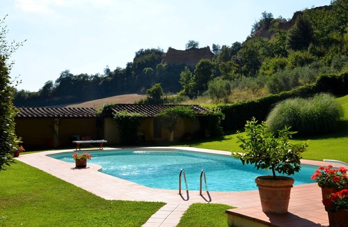 Terranuova Bracciolini Villa | VILLA TERRA NOVA Pool & Garden in Tuscany