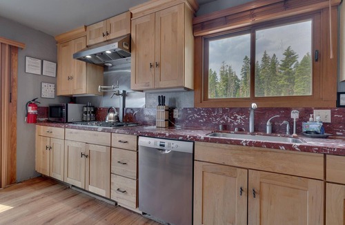 Tahoe Woods House | Villa Tahoelakken Pets Allowed Hot Tub Lake Views! Beach Access!