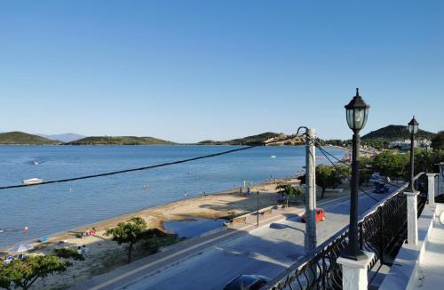 Nea Peramos Apartment | Villa Tasos