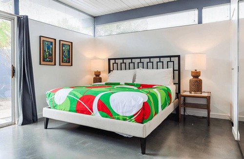 Uptown Design District House | Villa Taylor