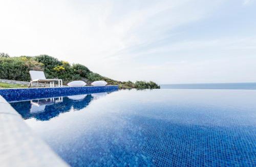 Karaburun House | Villa Tepeboz
