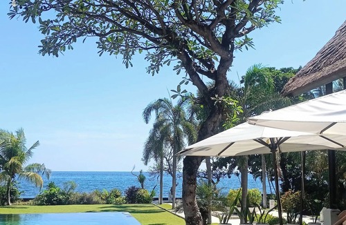 Lokapaksa Villa | VILLA TERANG BULAN: True Blue Tropical Luxury 4BR Beachfront Villa w/Staff
