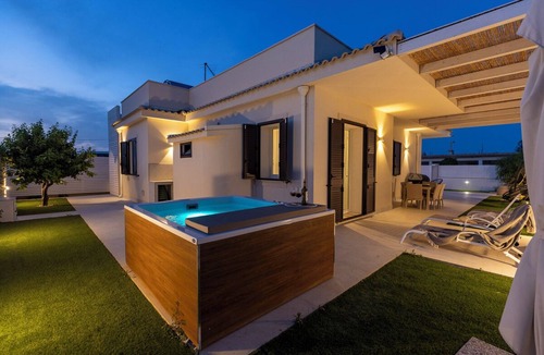 Santa Maria del Focallo Villa | Villa Teresann con Jacuzzi Riscaldata