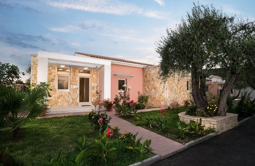 Messonghi House | Villa Thalassa with a swimming pool and garden