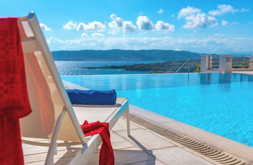 Agios Emilianos Villa | Villa Thalia ✧ Floating Heaven