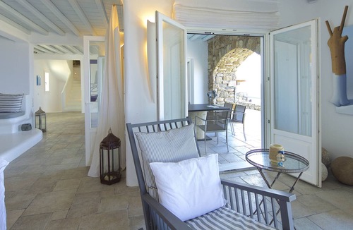 Houlakia House | Villa Theo Unique Sunset Views Large Heated Pool