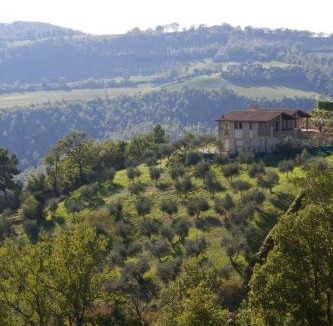 Gualdo Cattaneo Villa | Villa Tilla