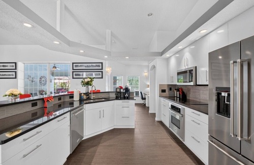 Inverness House | Villa Timucuan: Modern 4 Bedroom Villa With Pool