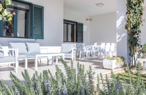 Boncore Villa | Villa Torre Lapillo beach with pool