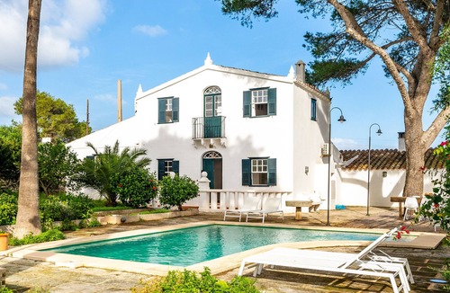 Torret Villa | Villa 'Torret' with Workspace, Pool, Terrace & Wi-Fi