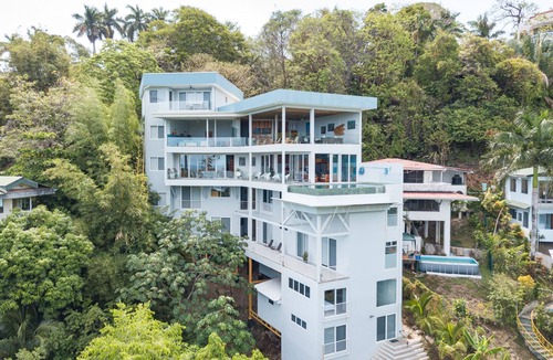 Manuel Antonio Villa | Villa&Tower -17 Bdrms,sleeps 57-AC,Elevator,Pool