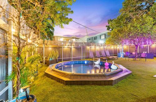 East Little Havana House | Villa Tranquillo Calle Ocho Pool & Hot Tub