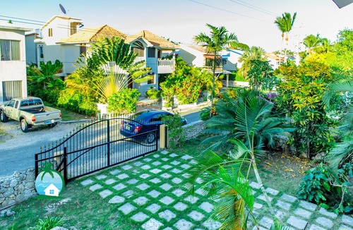 Playa Bibijagua Villa | Villa Tropical 3Bd & 4Bath Next to the Beach