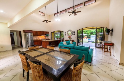 Esterillos Este Villa | Villa Tropical by Vacation Pura Vida