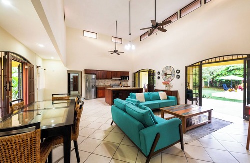Esterillos Este Villa | Villa Tropical by Vacation Pura Vida