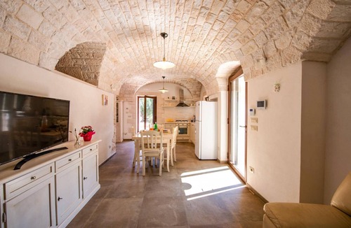 Casalini Villa | Villa Trullo Tesoro by Villa Plus