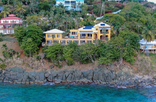 Tropaco Point Villa | Villa Tryst, Waterfront Hull Bay Beach