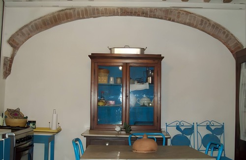 Nocchi Villa | Villa 'Unis' with Shared Pool, Private Garden, and Wi-Fi