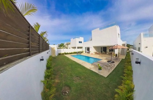 La Esplanada Villa | Villa Valentina Oceanfront Bliss