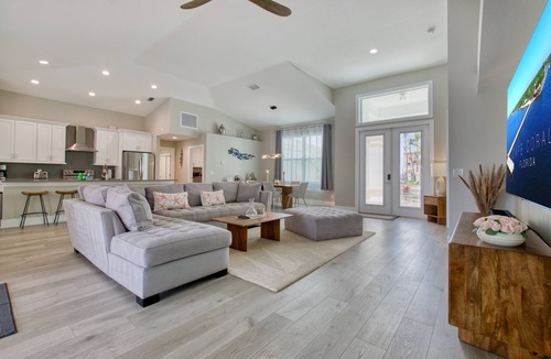 Pelican Villa | VILLA VANITY – HEATED POOL & SPA | GULF ACCESS | BOAT RENTAL + TOURS VOUCHER INCL.