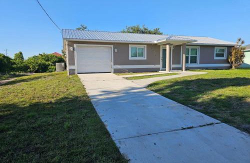 Lehigh Acres House | Villa Varges Be our Guest