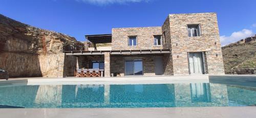 Koundouros Villa | Villa Veneterra-Pool-SeaView-ConciergeServices