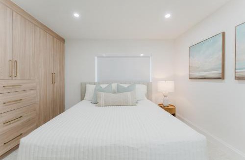Boca Raton Apartment | Villa Verde - Boca Pool & Beach Walk