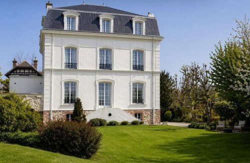 Centre Villa | Villa Vestepierre - Refined 19th Century Villa - Unique Design & Space