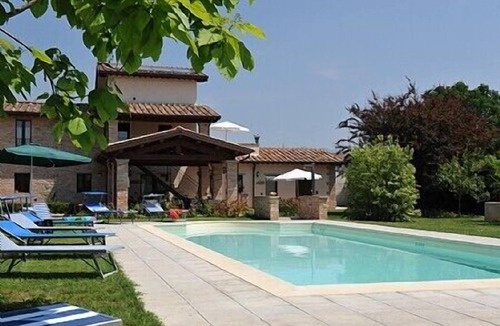 Citerna House | Villa Vezzosa E: A characteristic and welcoming apartment that is part of an ancient country house, with Free WI-FI.