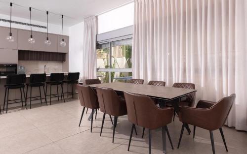 Eilat Villa | Villa Vibes Eilat Ari - 4 bedrooms with heated pool