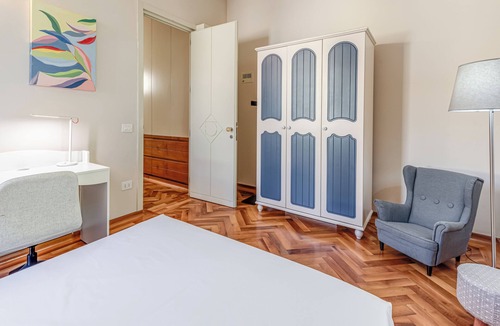 Prato Villa | Villa 'Vicky Prato Centro' with Private Terrace, Private Garden and Wi-Fi
