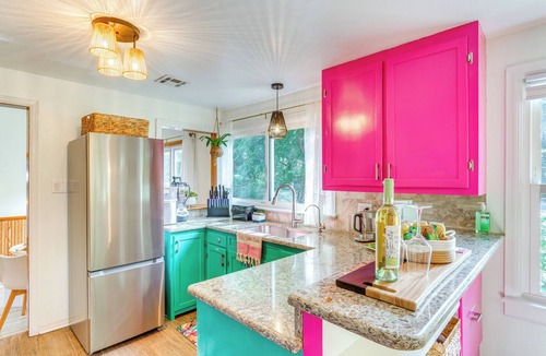 South Pensacola Villa | Villa Villa Coola – Retro Tiki-inspired zen retreat w/Huge Private Yard