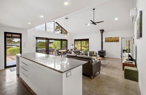 Yallingup Siding House | Villa Vines @ Rivendell Winery Estate