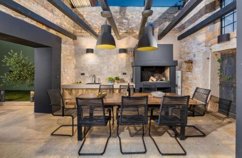 Banki Villa | Villa Vira