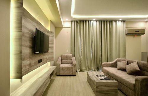 Gomti Nagar Apartment | Villa Vistosa