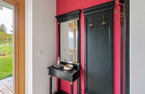 Bressanone Apartment | Villa "Vogelnest” with Mountain View, Wi-Fi, Terrace & Garden
