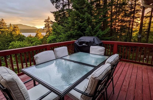 Eastsound Villa | Villa w/Amazing Bay Views Near Beach w/Garden, Ping Pong