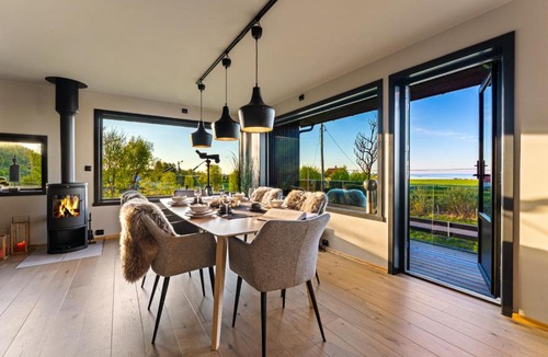 Bostad Villa | Villa Walter Lofoten with SAUNA