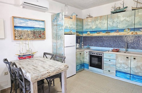 Sivas House | Villa Warka!Wonderful maritime House for 2-3 people,shared 50qm Pool in Pitsidia