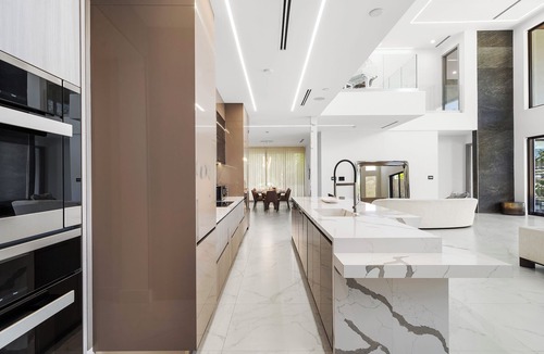 Northeast Miami Villa | VILLA WATER FRONT MIAMI BEACH 6 BEDROOMS LUXURY 14PPL FAMILY BIG GROUP FRIENDLY