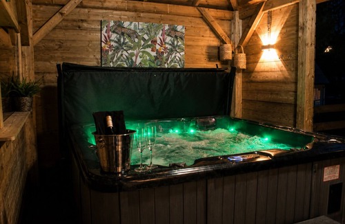 Westfeld House | Villa Westfeld: central in the beautiful Sauerland - with jacuzzi !