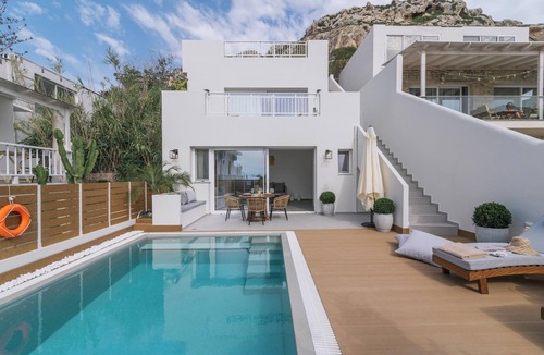 Matala Villa | Villa White in Blue with private swimming pool