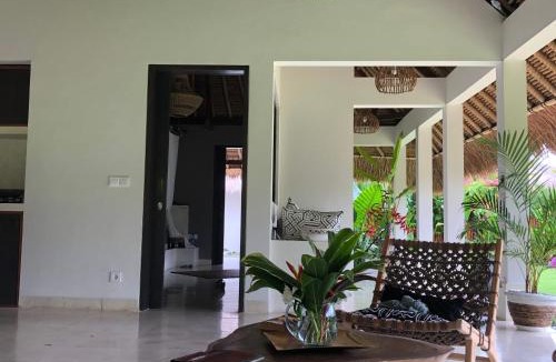 Batuan Villa | Villa WHITE KAROUNA