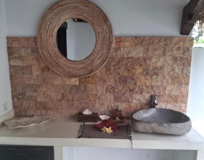 Batuan Villa | Villa WHITE KAROUNA