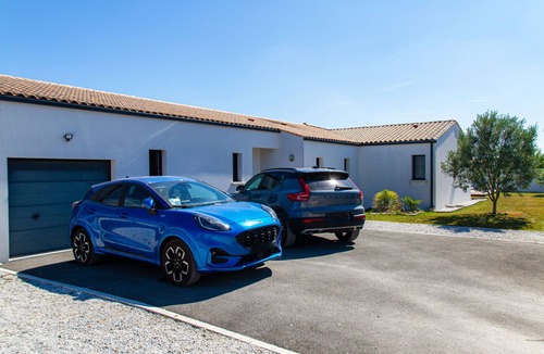 Saint-Sulpice-de-Royan Villa | VILLA with heated pool-3 bedrooms, sleeps 6