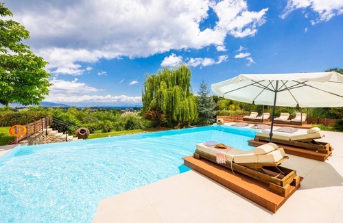 Potamos Villa | Villa Wild Willow - Six Bedroom Villa, Sleeps 12