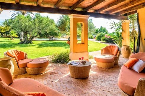 Castelvetrano Villa | Villa with Saltwater Pool and Large Garden in Selinunte